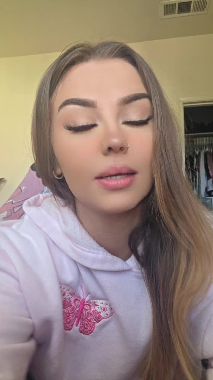 @ᕼᗩᒪEY ᗰᗩY 🦋