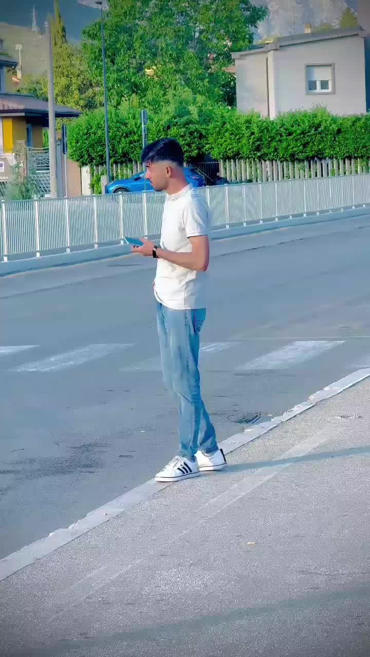 @Zₑₑₛₕₐₙ خان🇵🇰🇮🇹