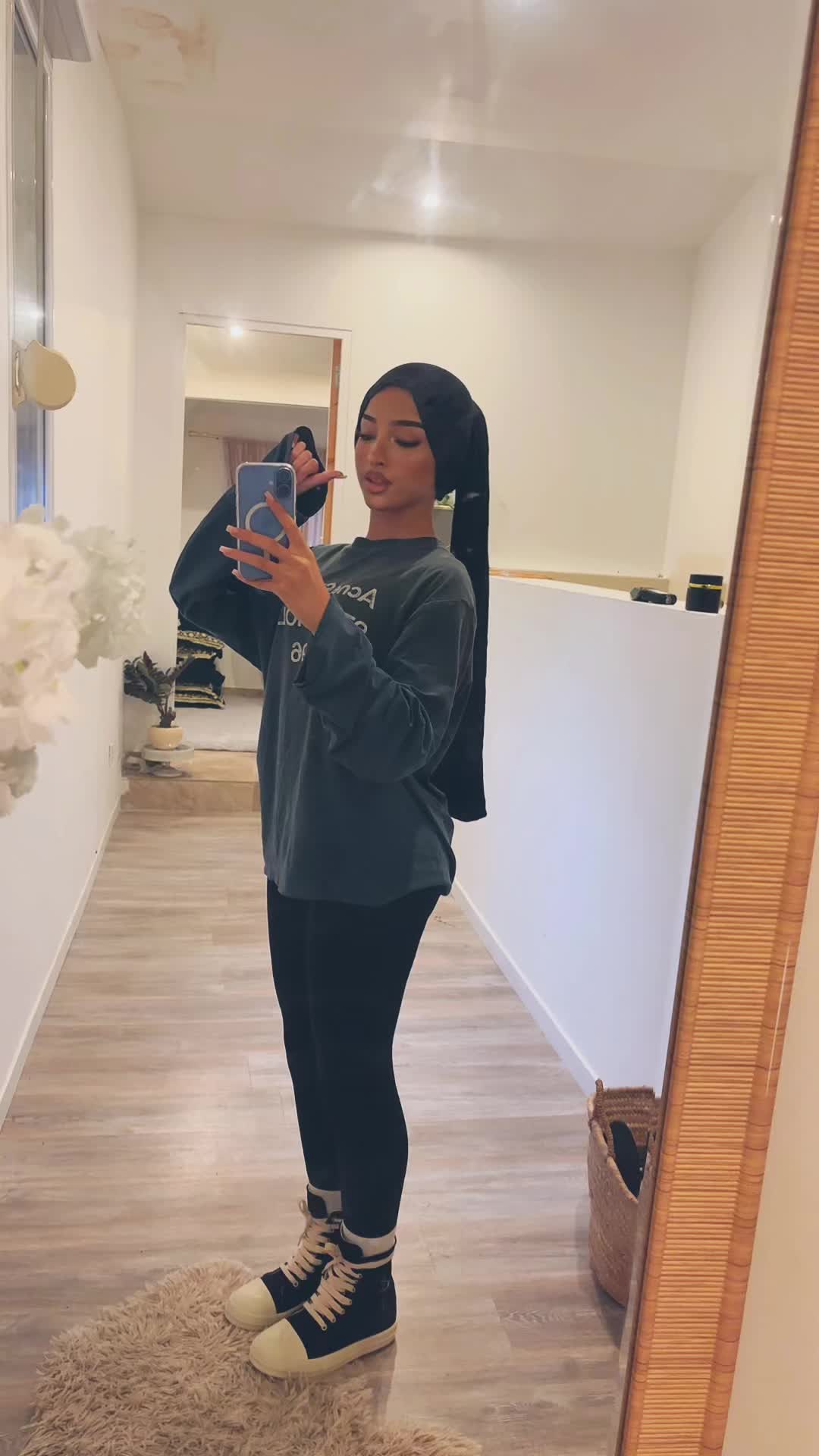 @manelouu