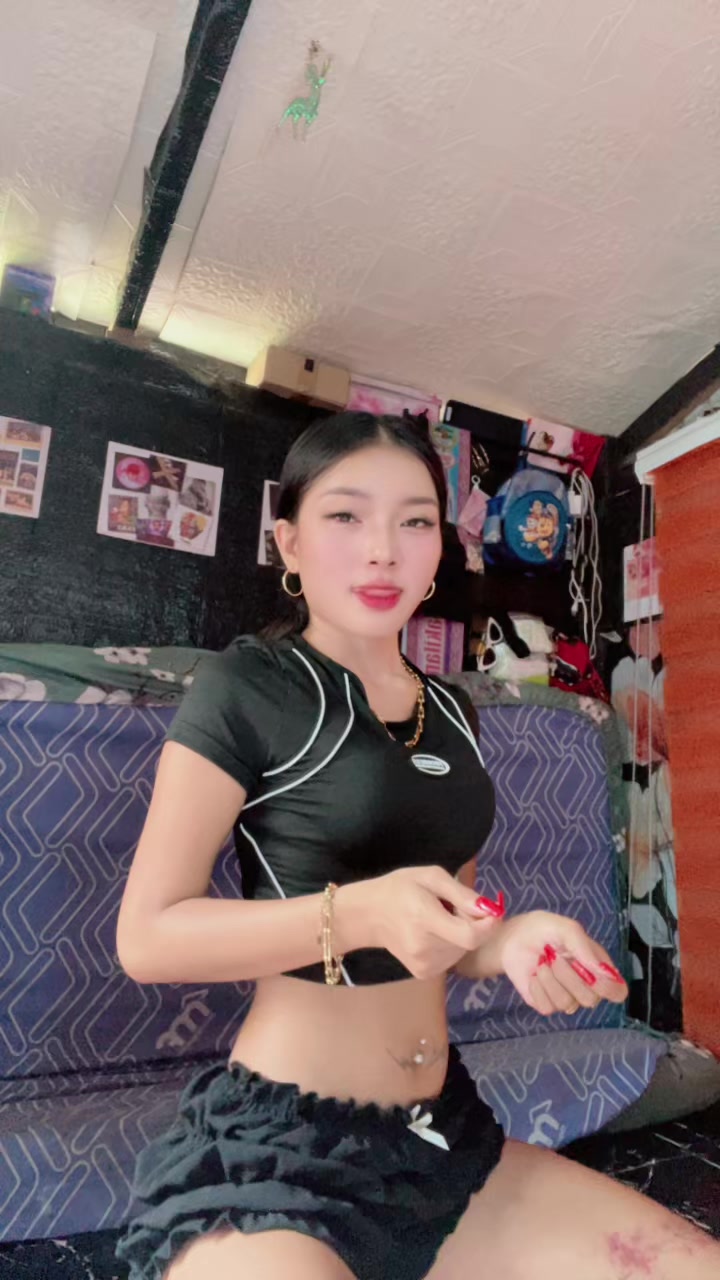 @itzzmeelesssliiii