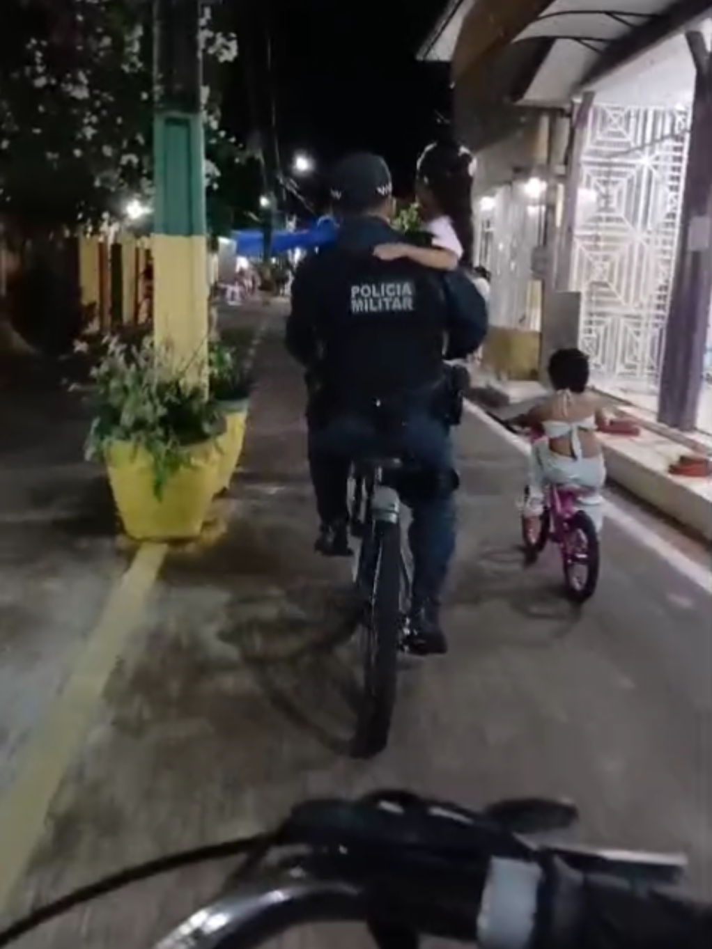 @Marquinho 👮🏽&zwj;♂️ ◣★◥