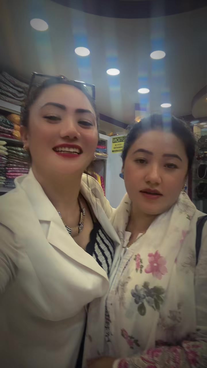 @Hira Maya Waiba