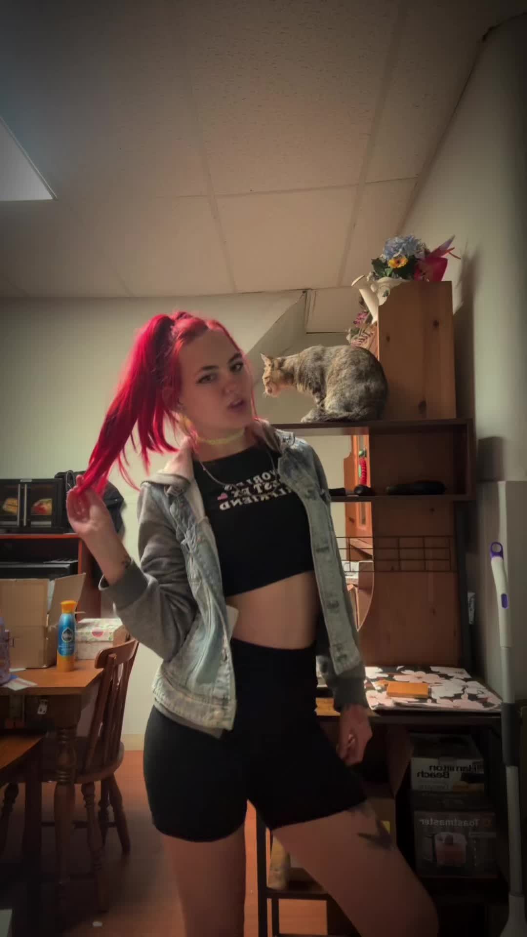 @𝕮𝖆𝖗𝖑𝖊𝖞 𝕭𝖚𝖑𝖑𝖔𝖈𝖐🧿