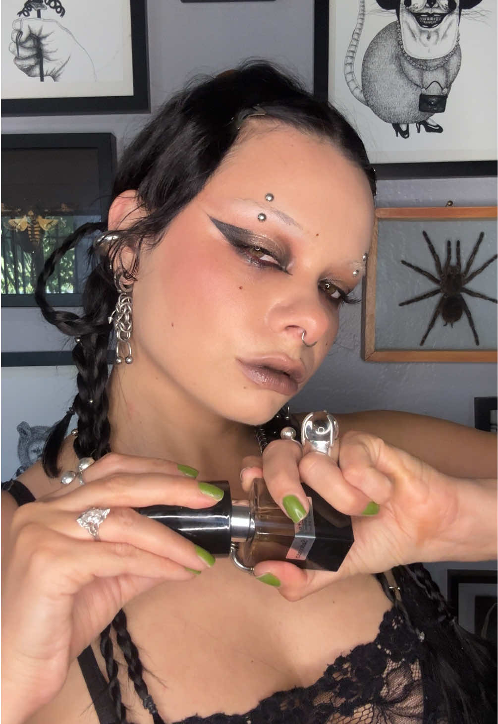 @Isabella 🪞🗝️