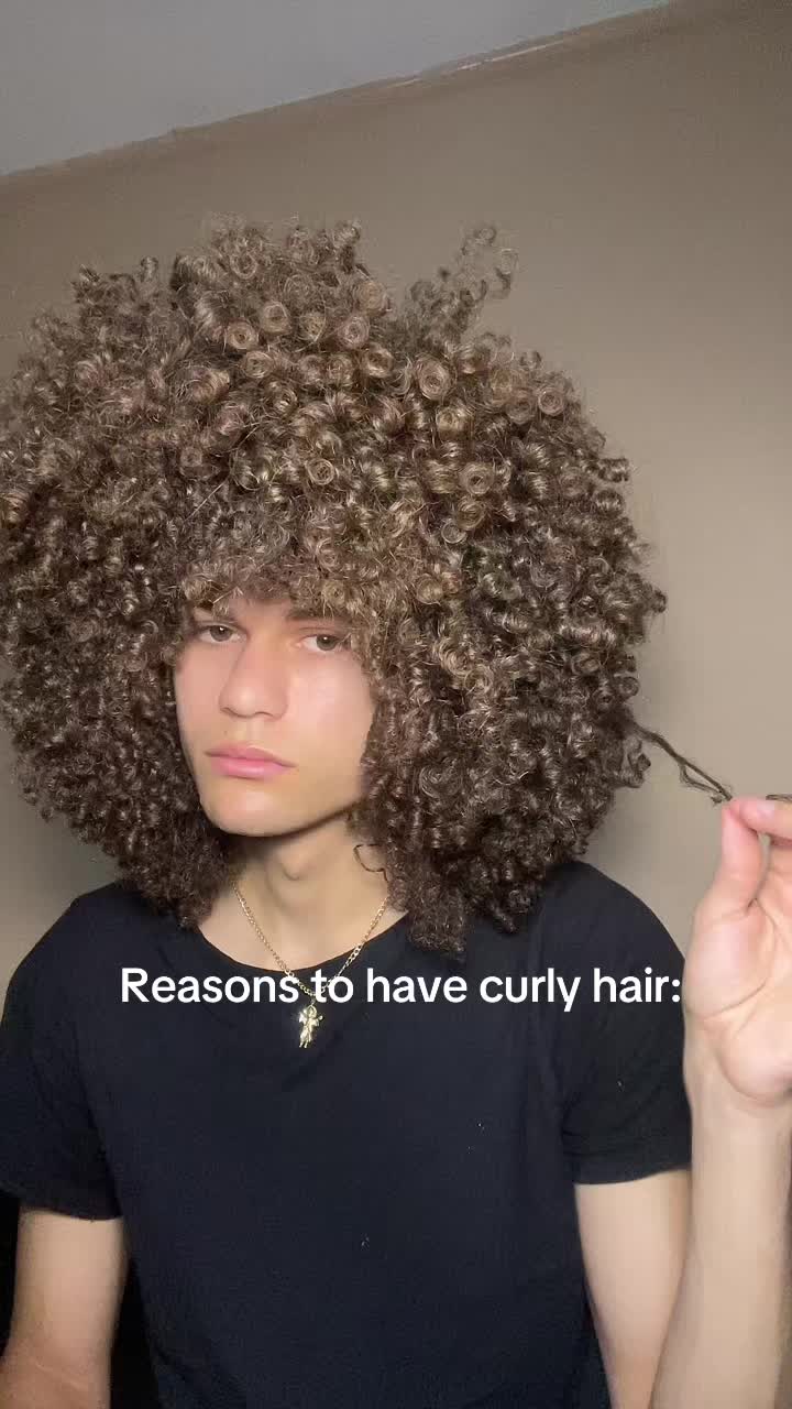 @Curlyhairguy01🇩🇴
