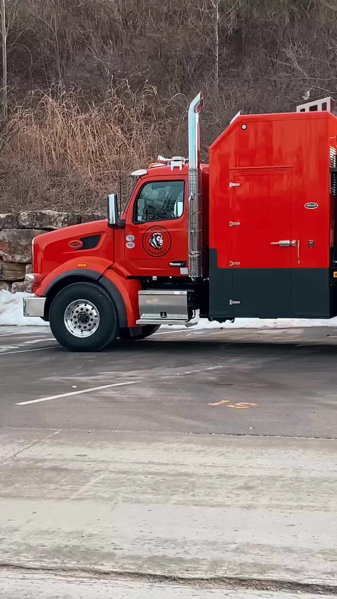 @Custom Truck One Source