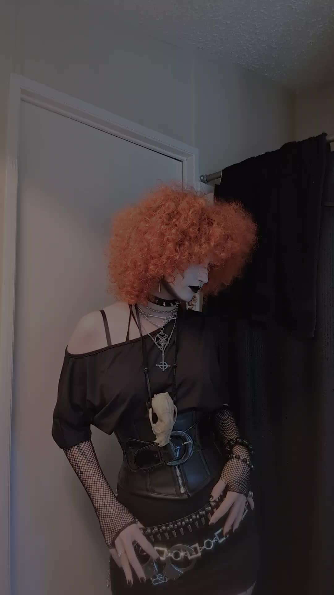 @🪦𝕷𝖊𝖊🪦