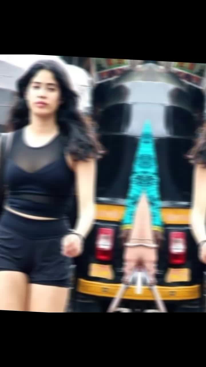 @Janhvi Kapoor Official