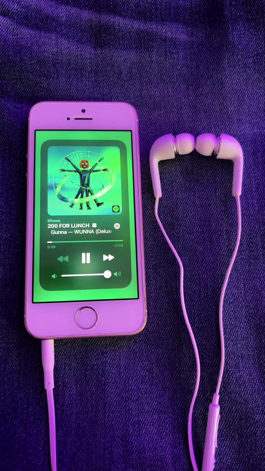 @𖣂