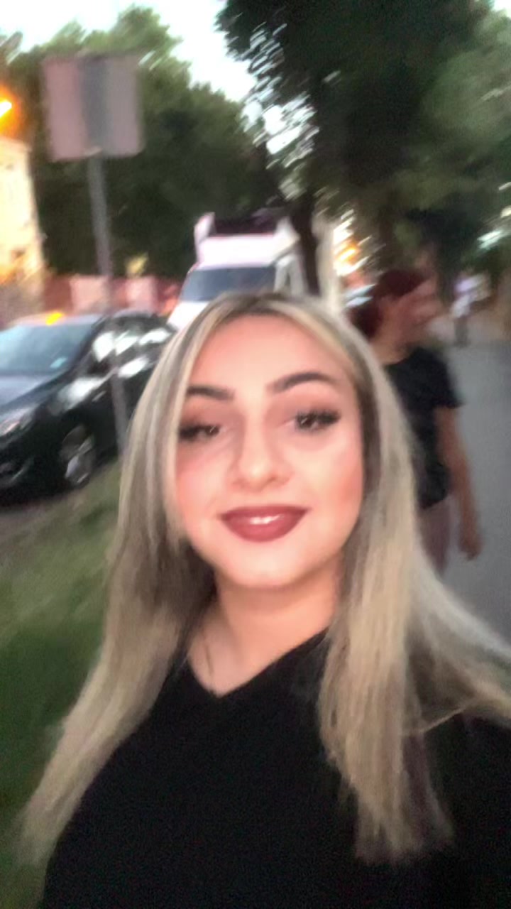 @𝐹 𝒾 𝑜 🥥 🤍