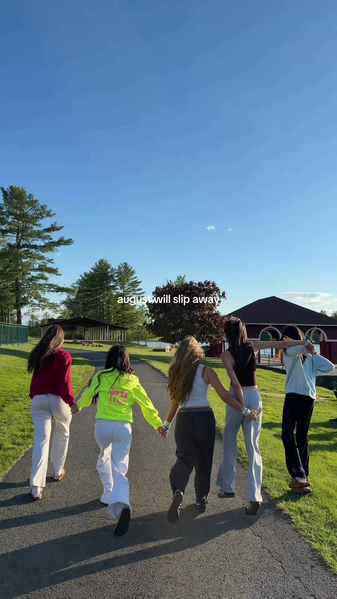 @Victoria 🦋