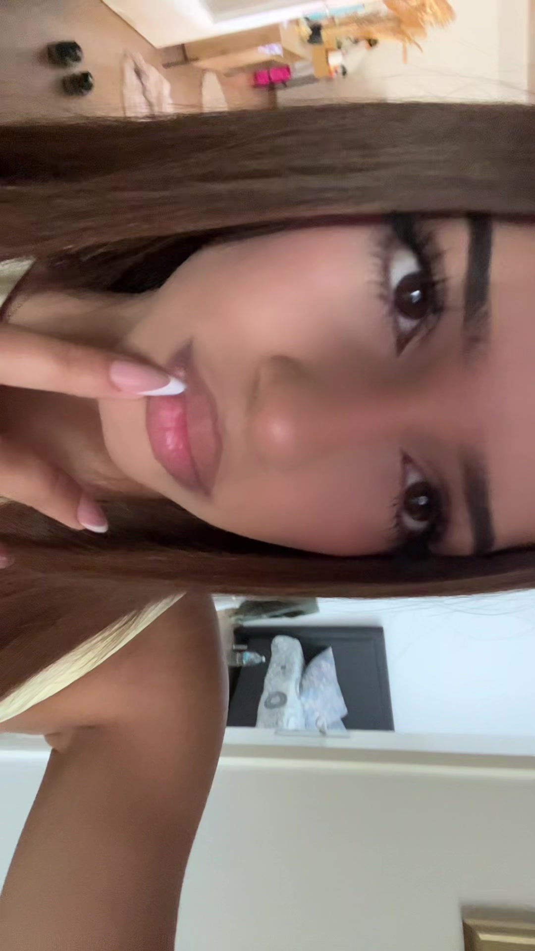 @𝟕