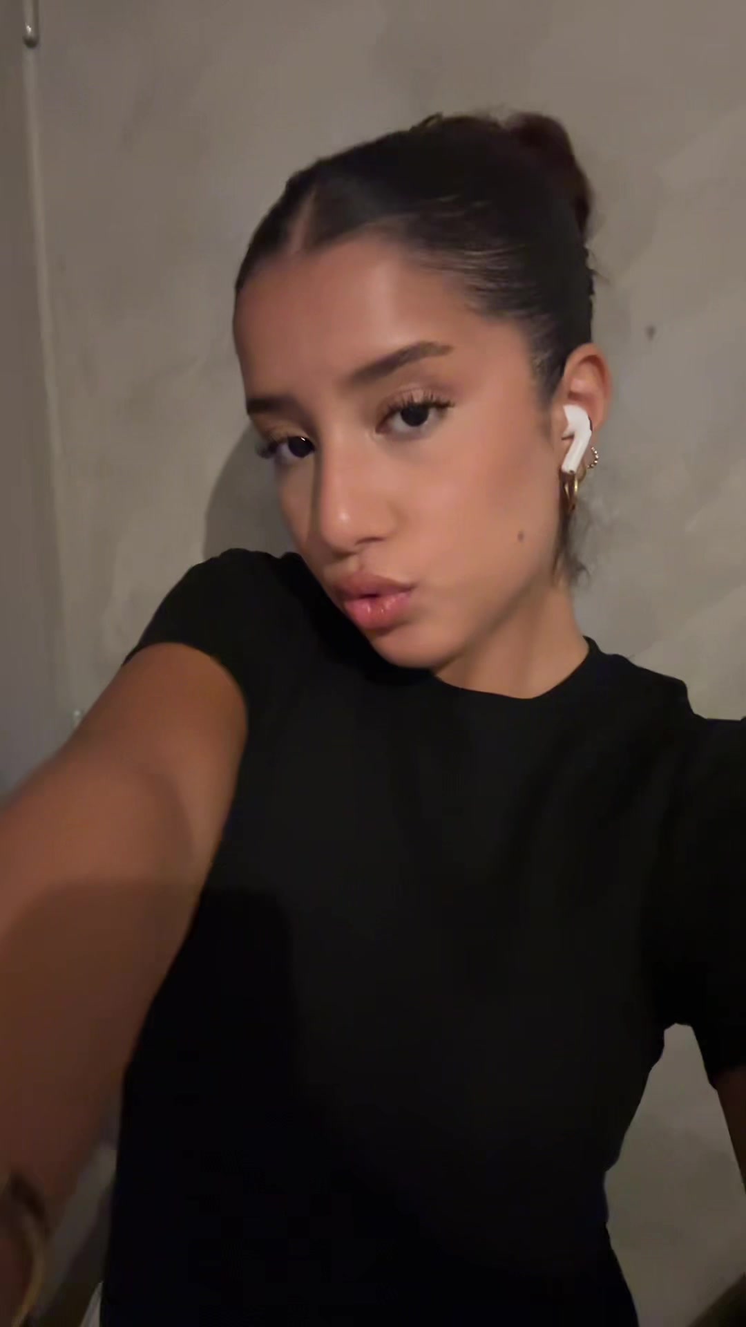 @￴