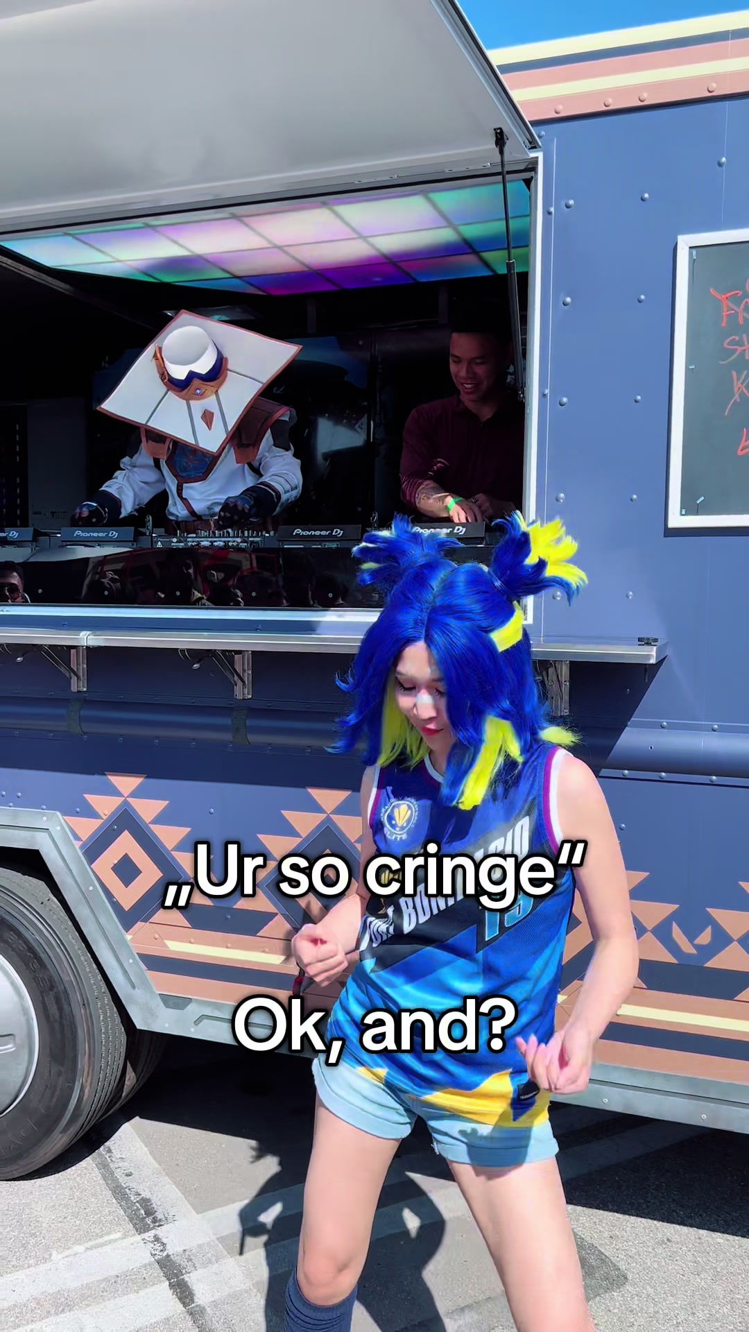 @ANNY twitch.tv/crunchycupcake