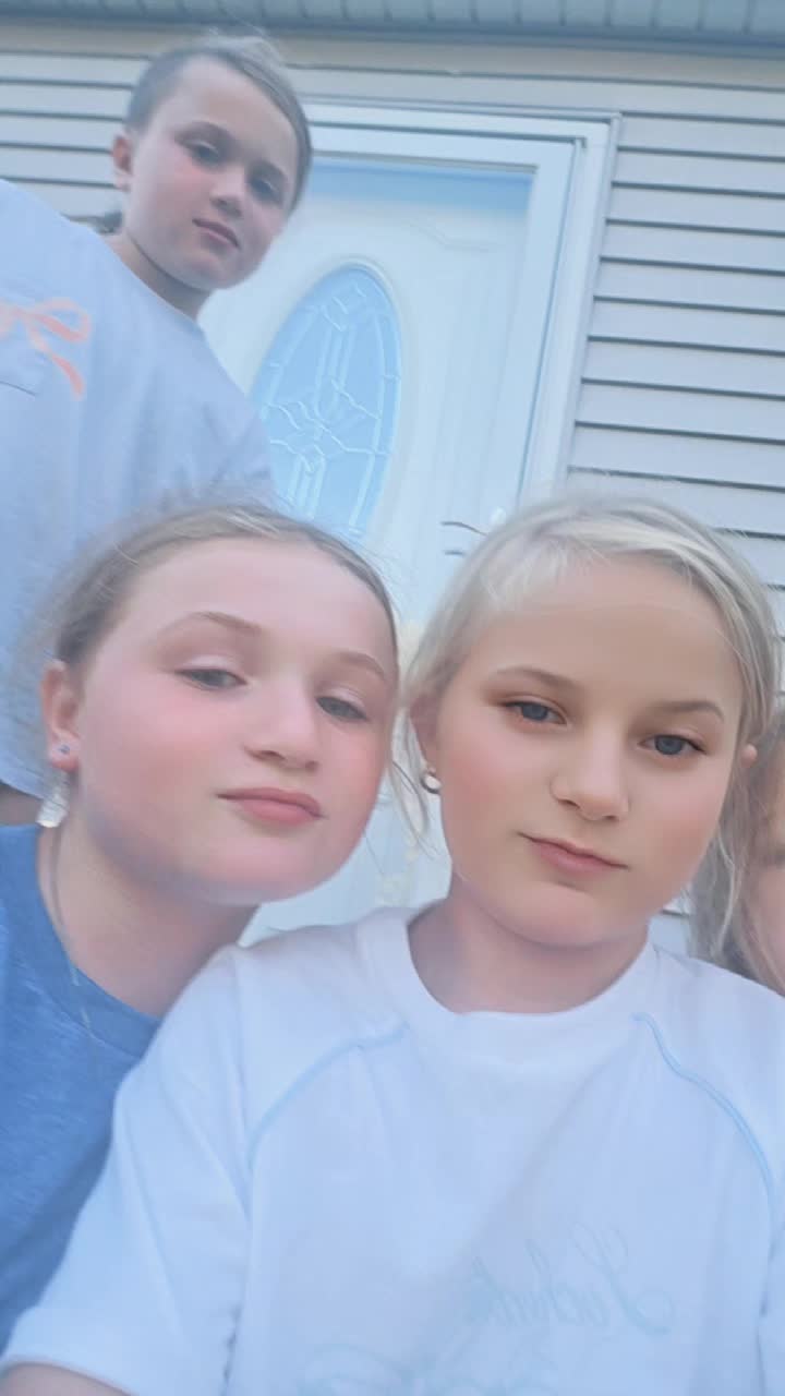 @Sonyaxox