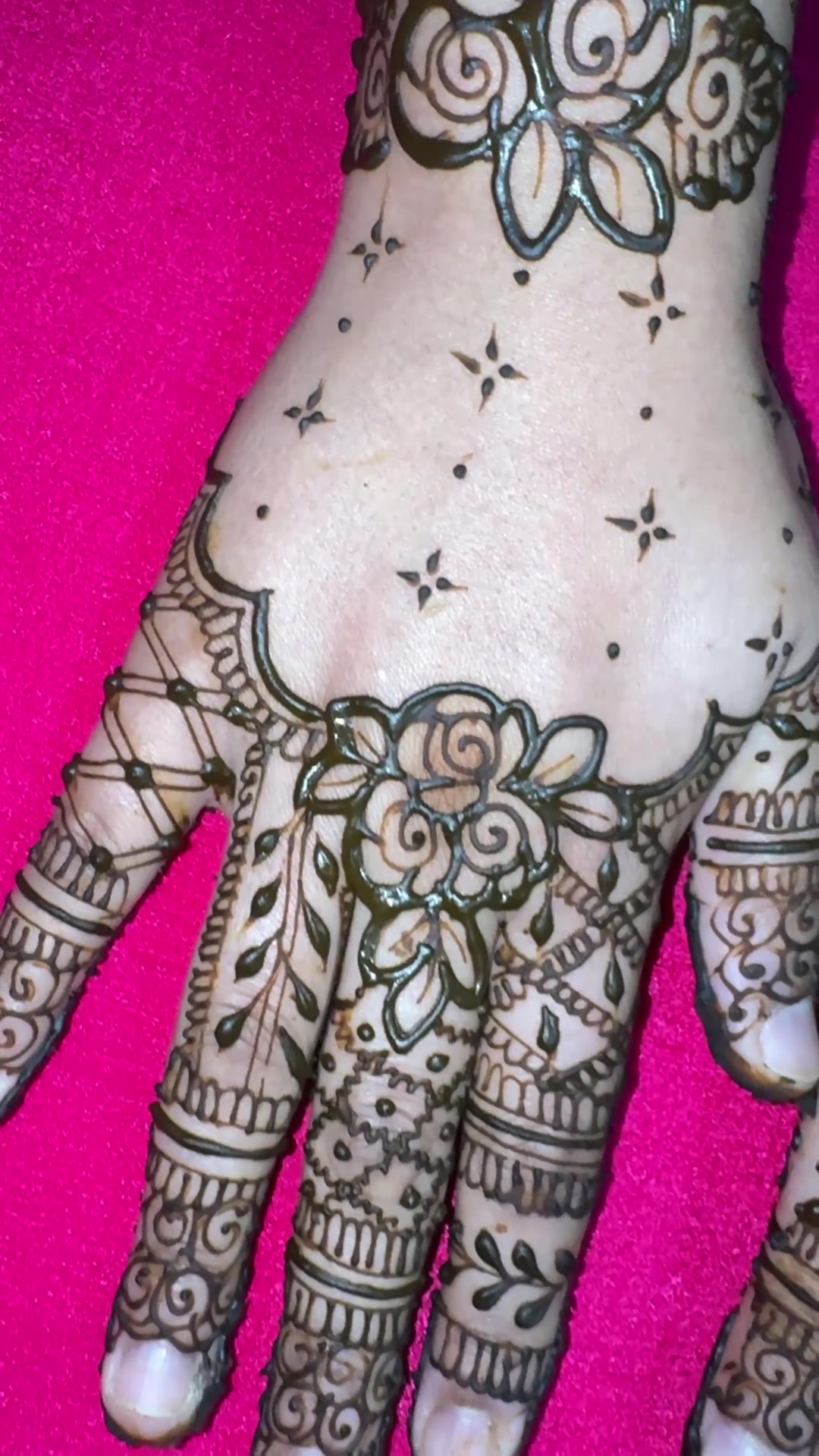 @Sirat ✨Brampton henna Artist