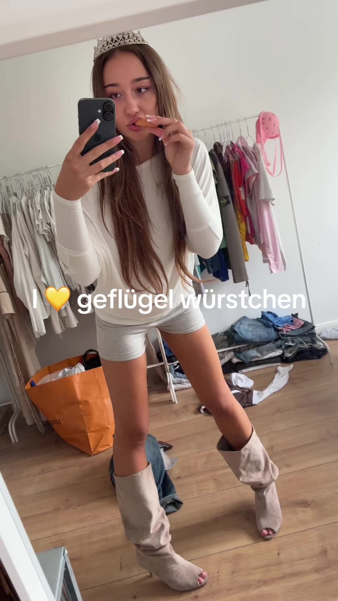 @🐰