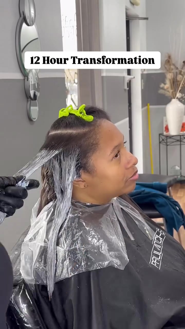 @Strawberricurls | Hairstylist