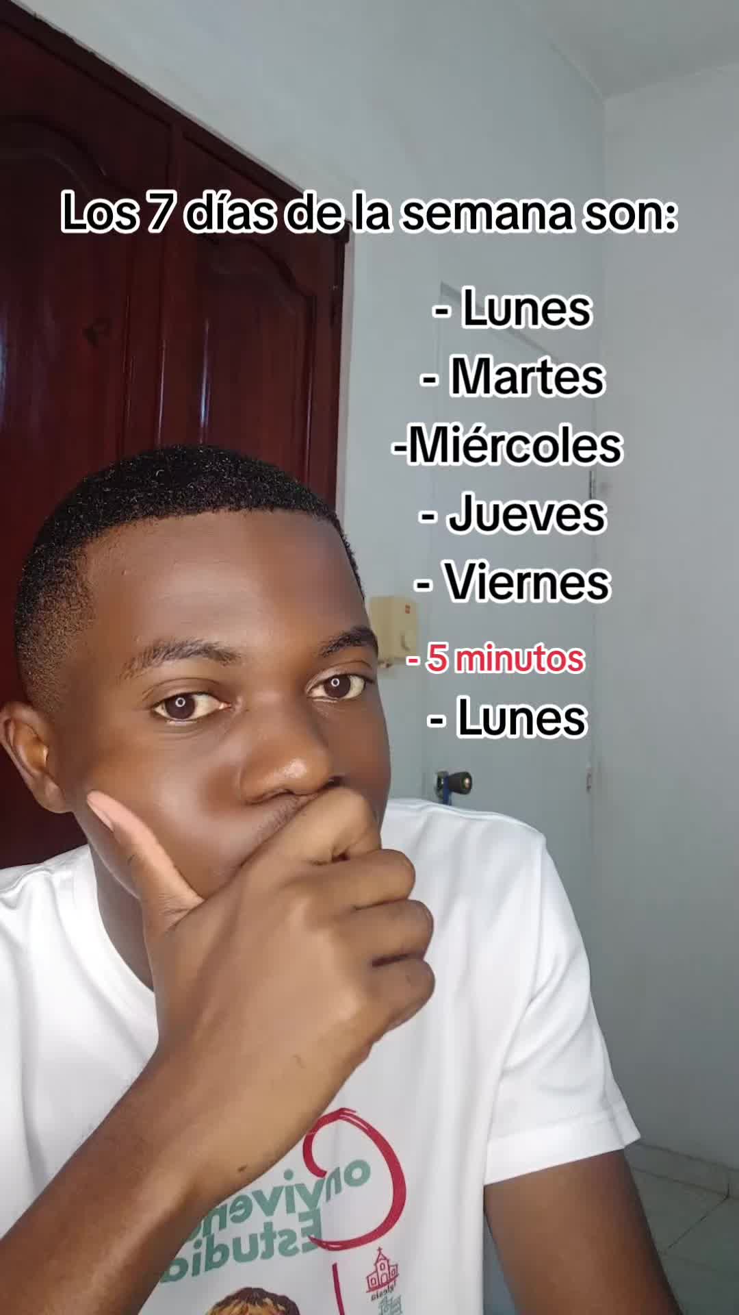 @unprofeconaura 😎