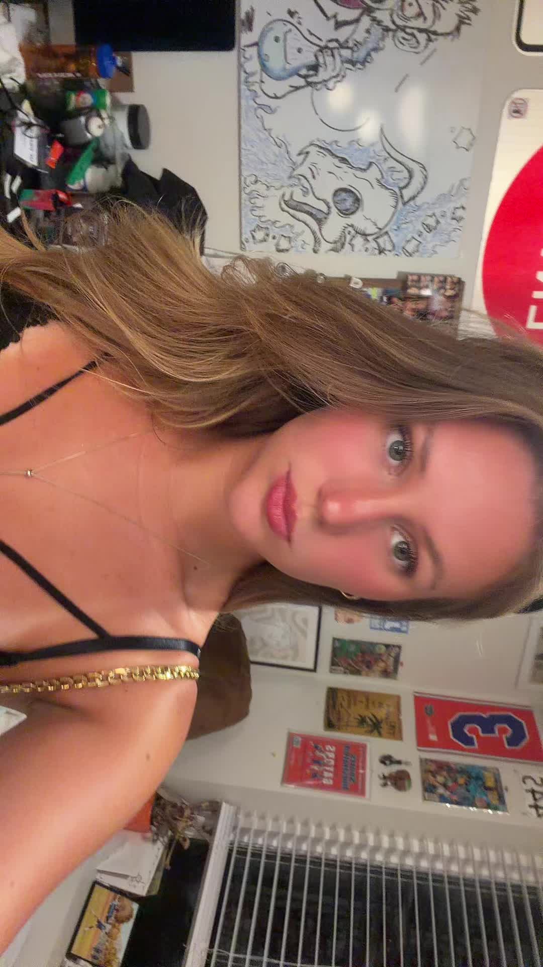 @elena
