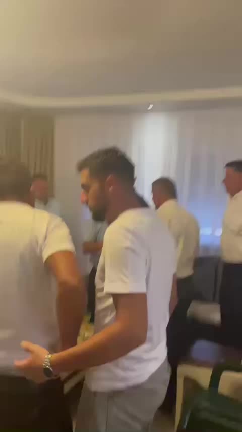 @vloraaaa