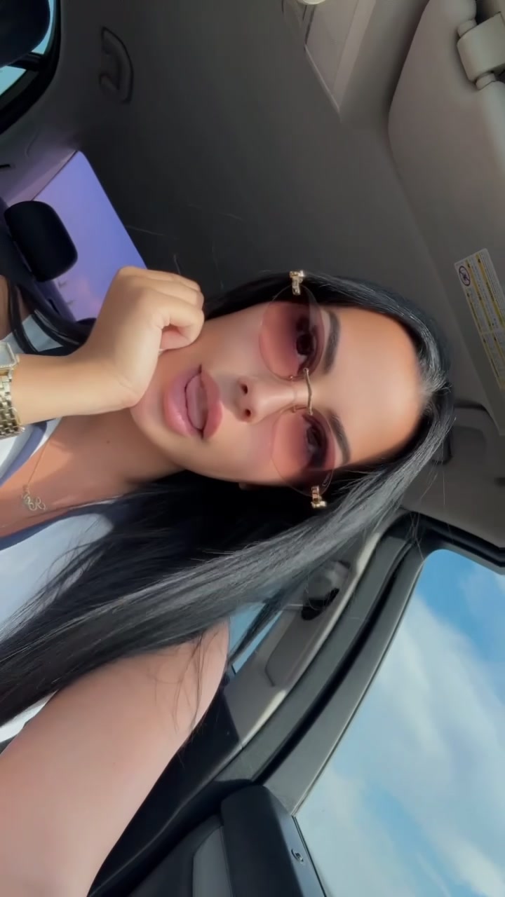 @𝙴