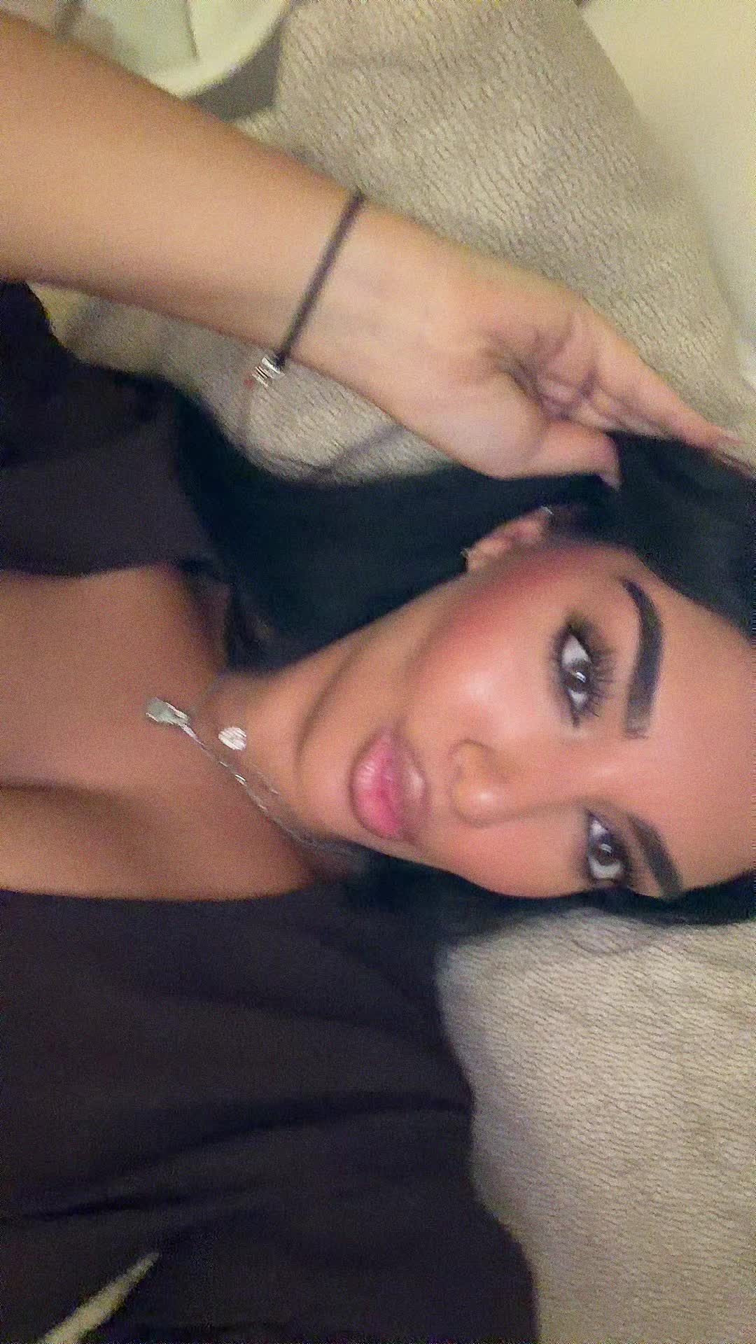 @alxsja_