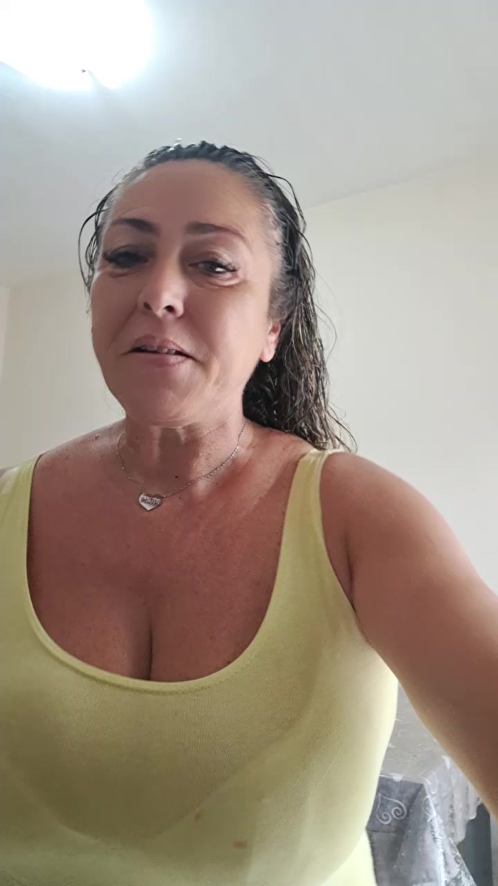 @Flora Guarino433
