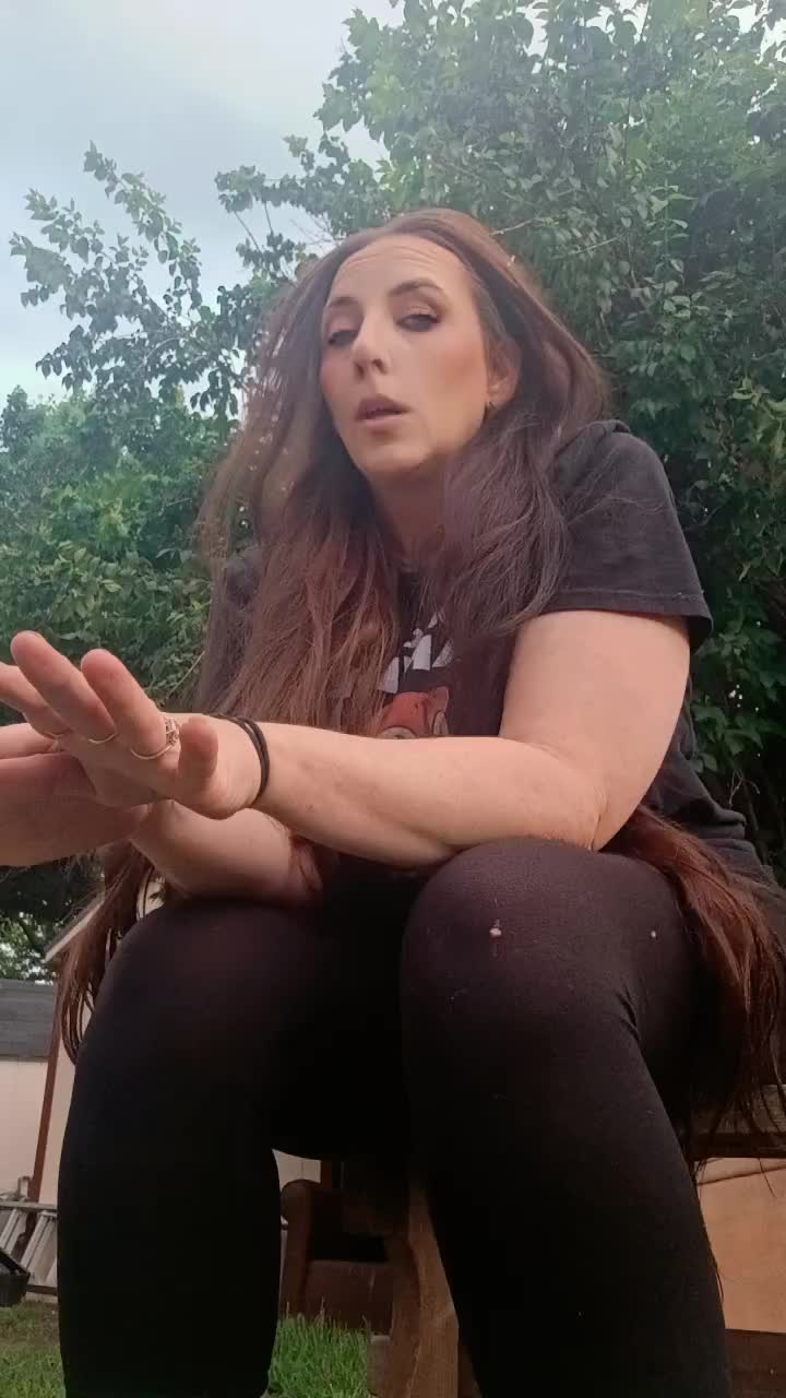 @BeautifulHotmess