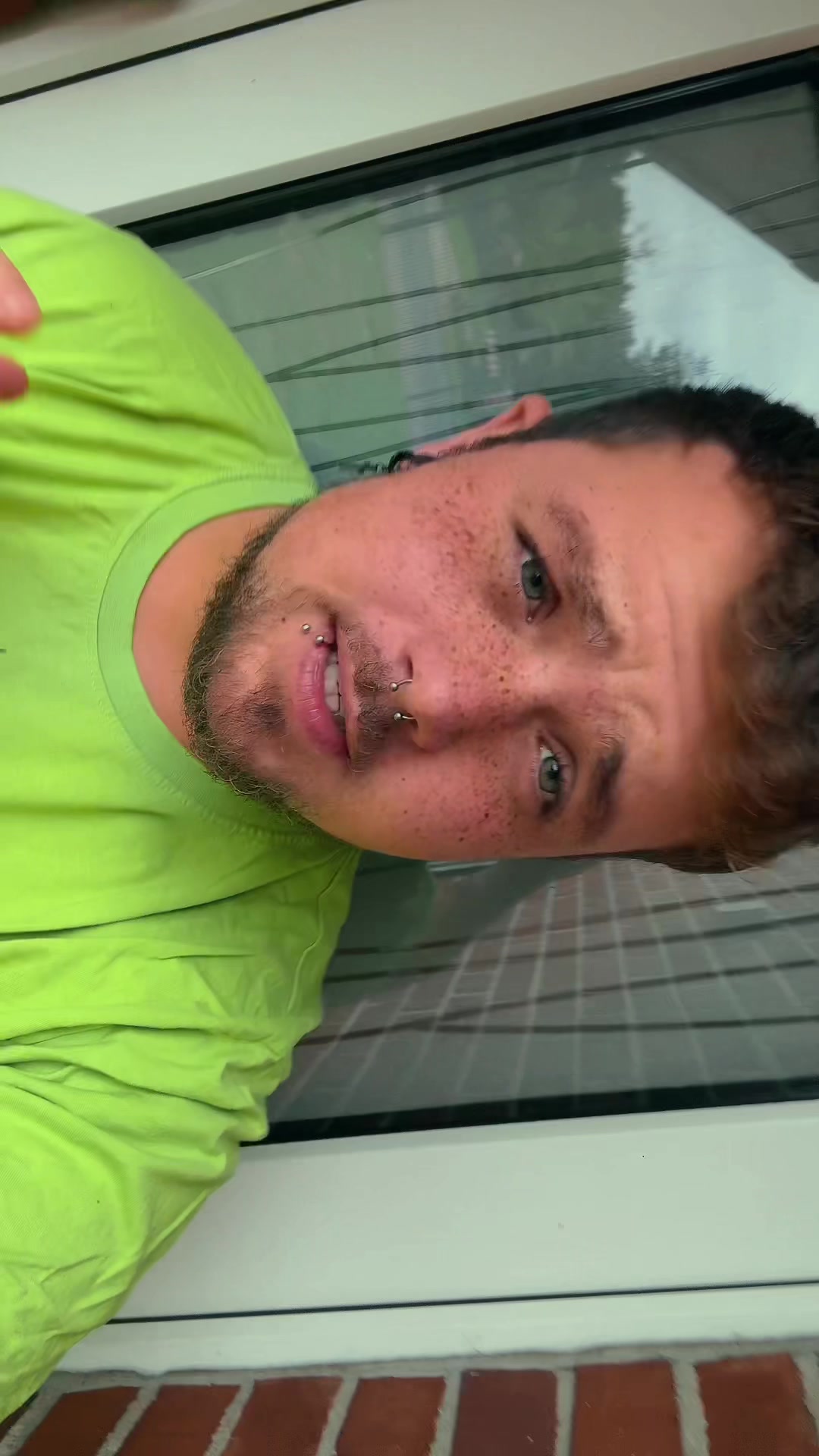 @Raphi98