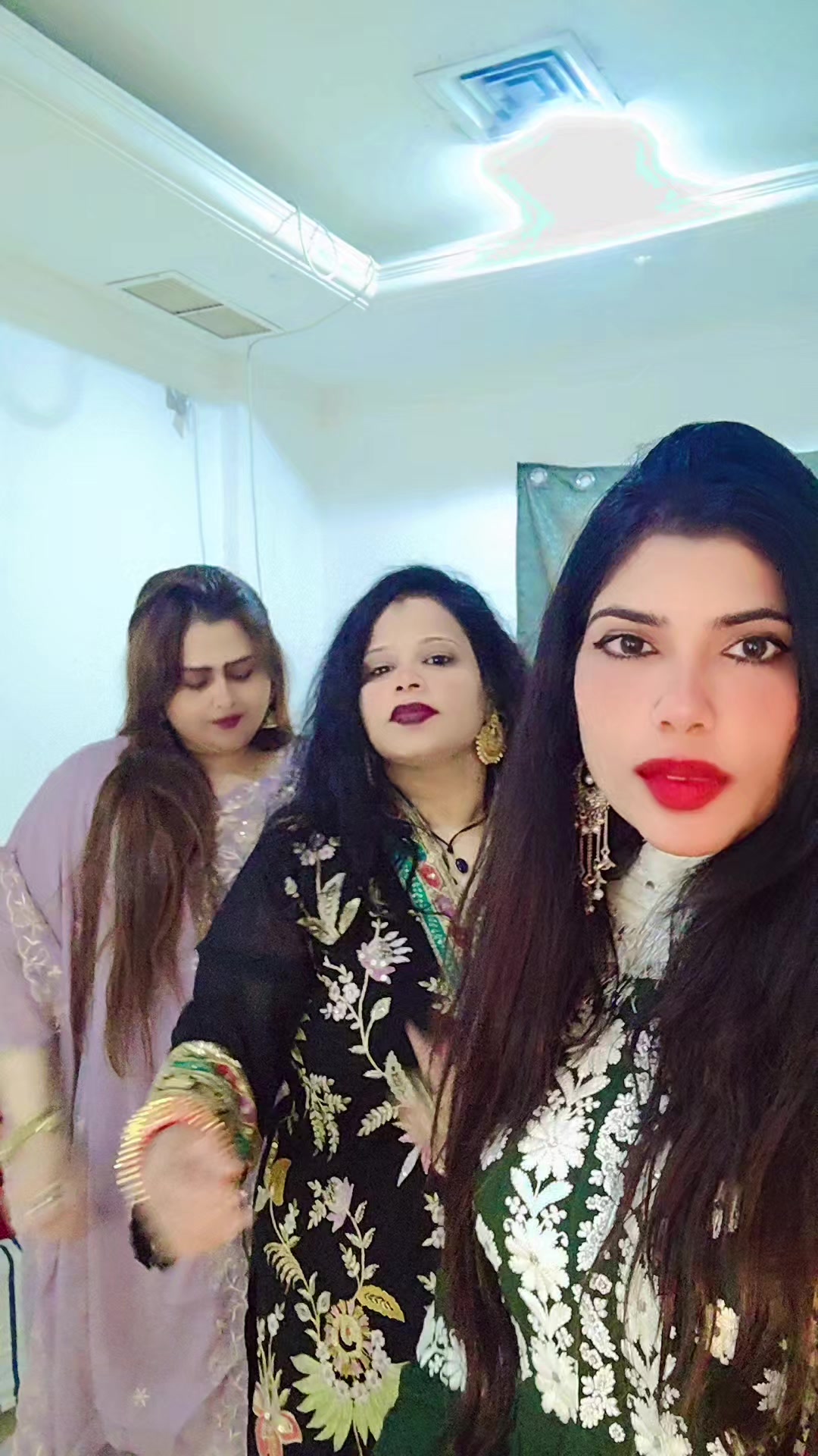 @👑Cute Sania👑