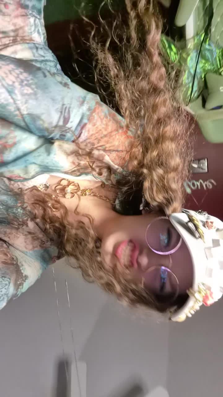 @𝓢𝓽𝓻𝓪𝔀𝓫𝓐𝓻𝓲𝓮🍓🌷🌳