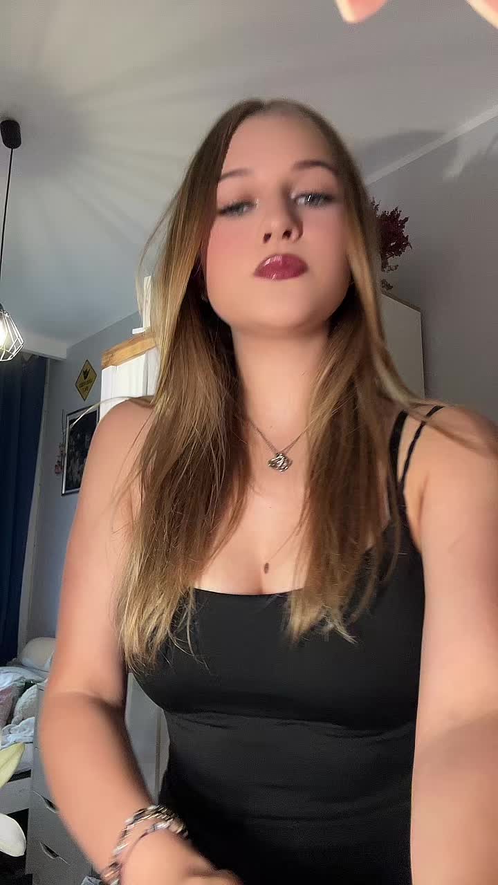 @AiluJ <3