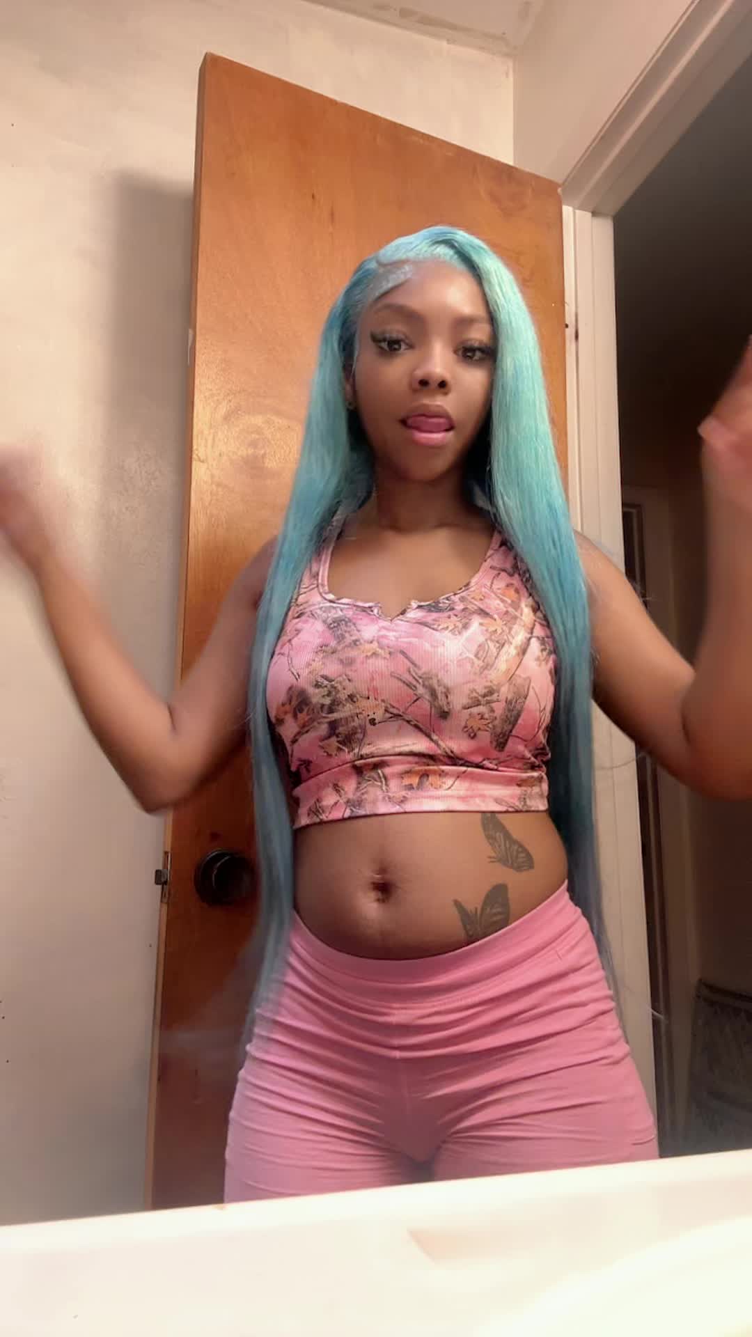 @' Tiny 💋