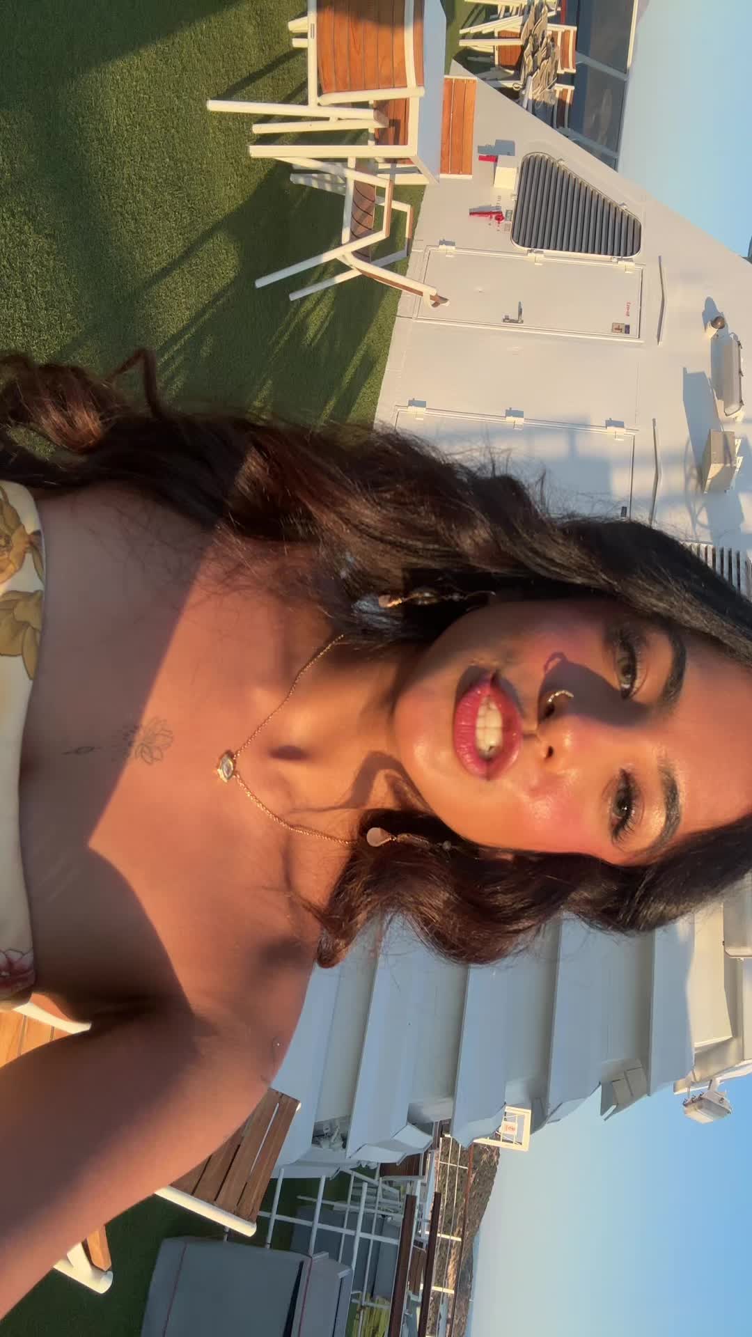 @Ayesha🦋