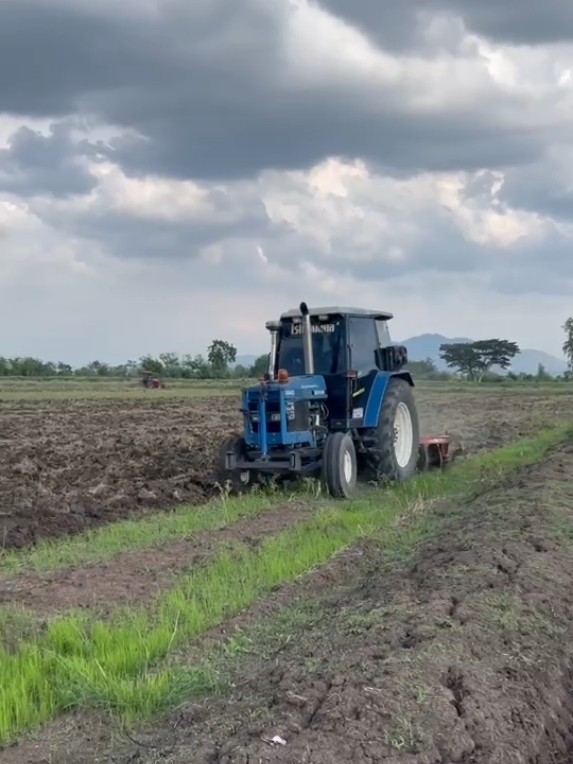 @ชัยณรงค์ FC:ford🚜💙🔊