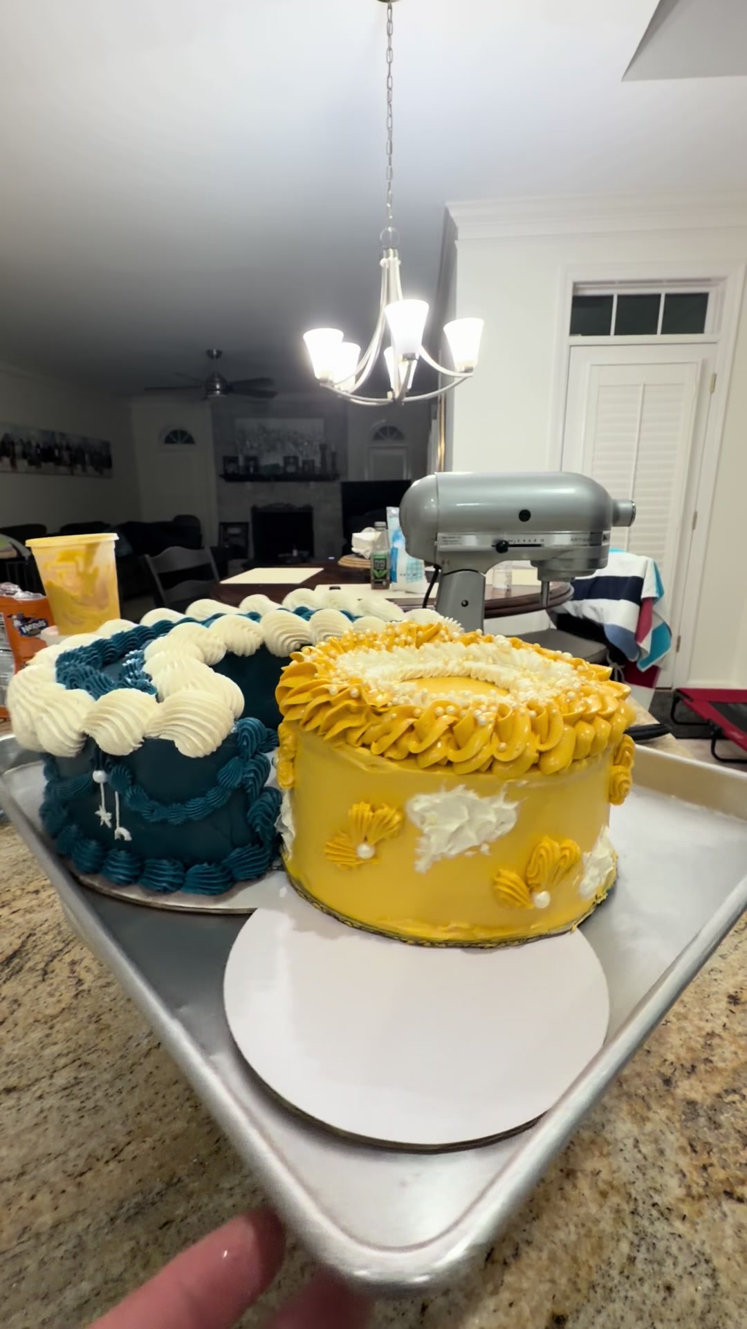 @BizzyBakes_