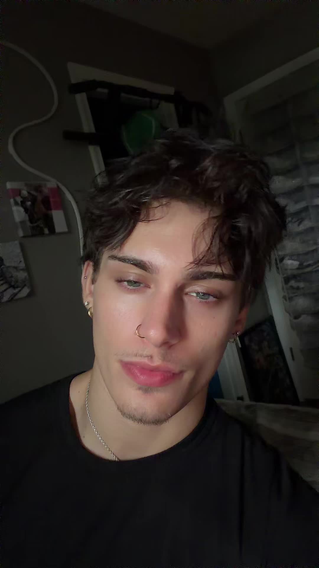 @AUS