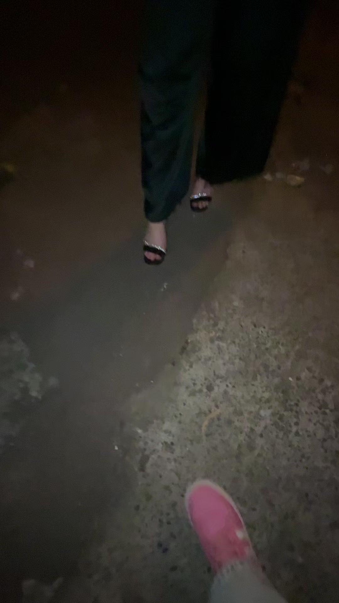 @КОТОРАЯ ДАЛЕКО ЖИВЕТ