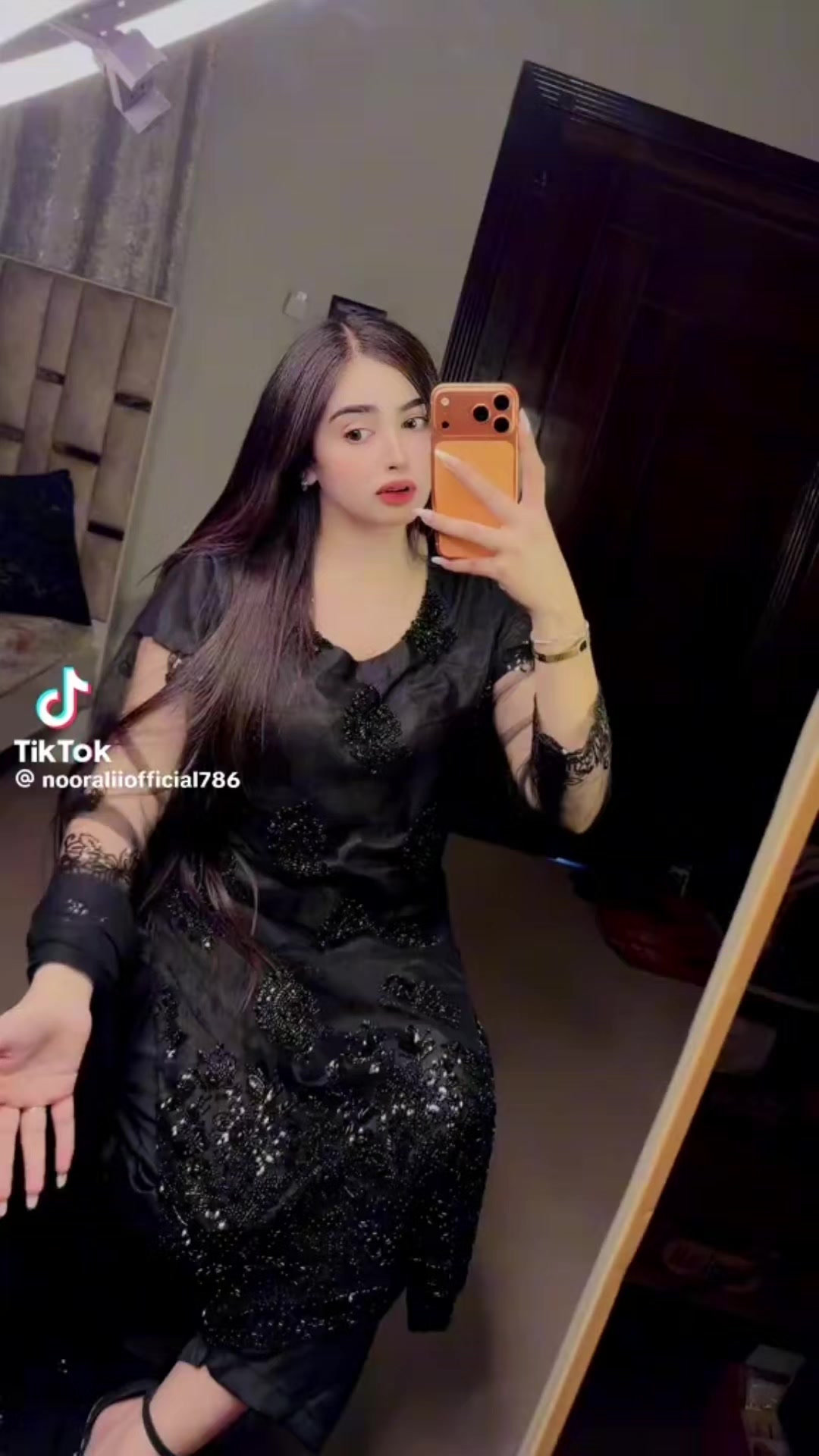 @user9256166172098