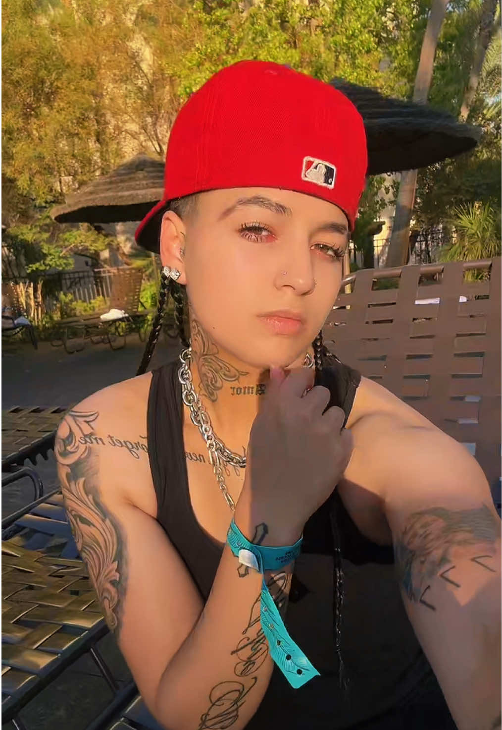 @g