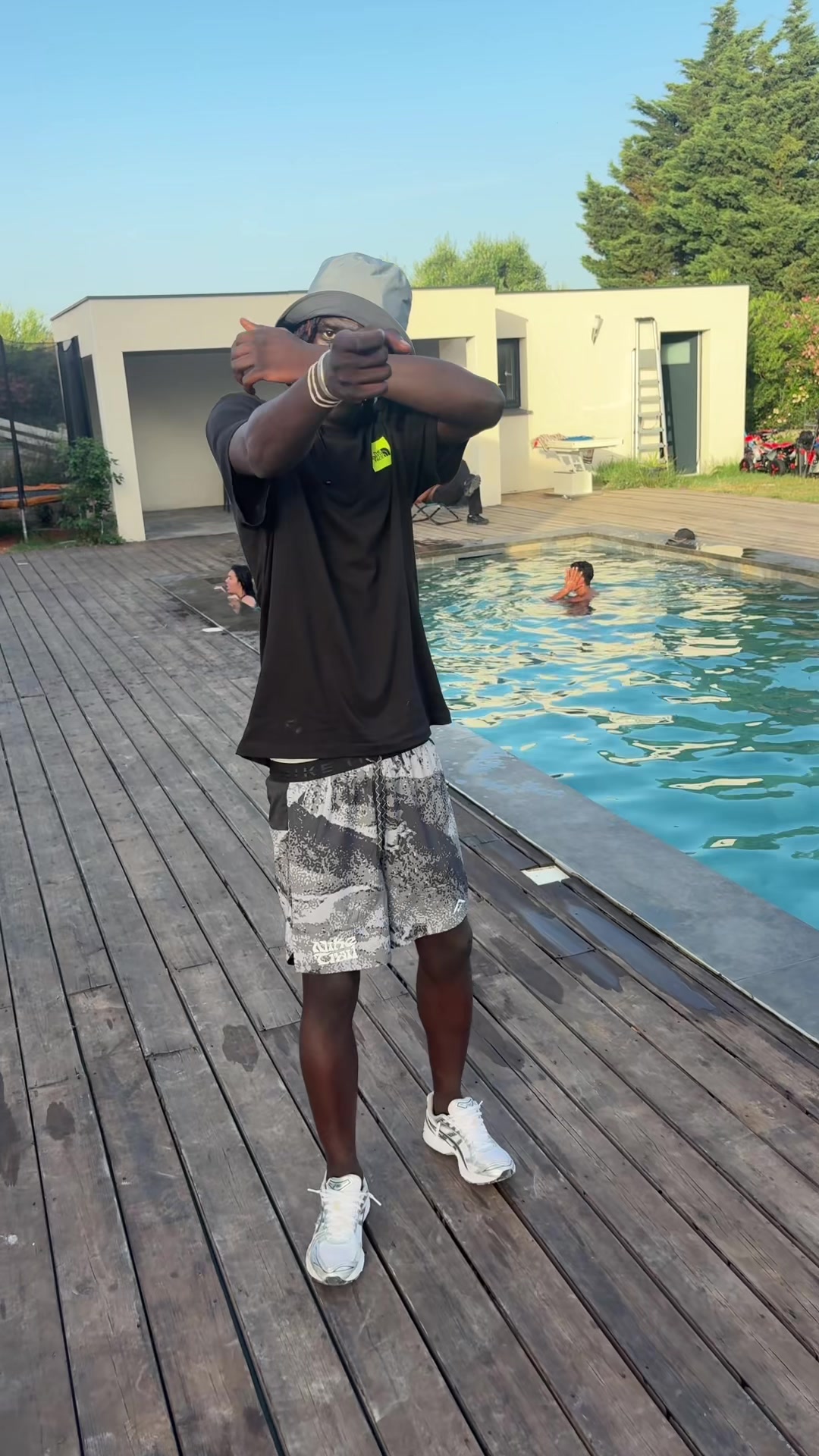@Le baaad😎