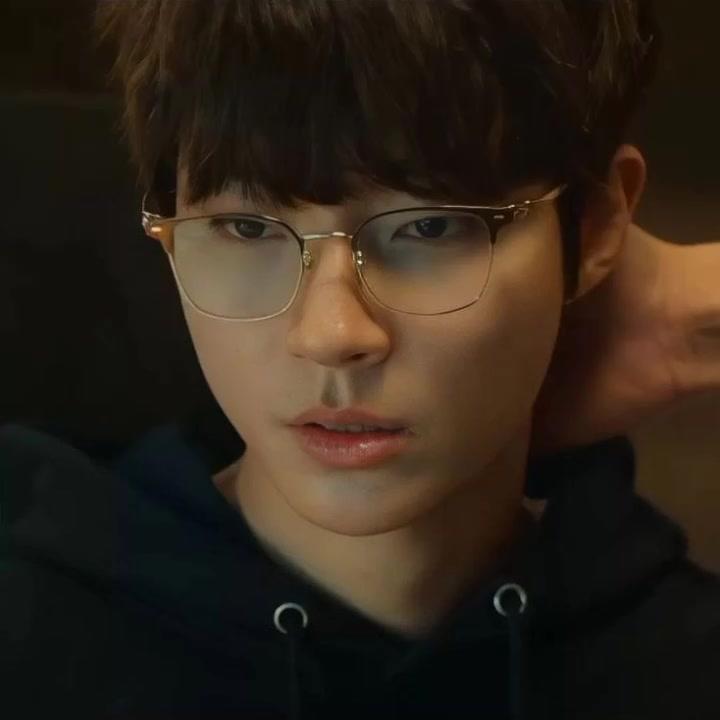 @황인엽