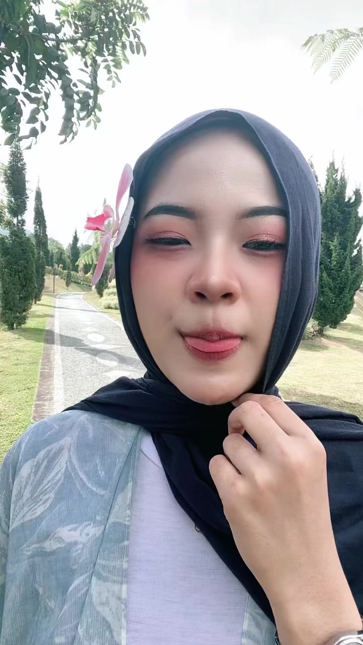 @liaquu_