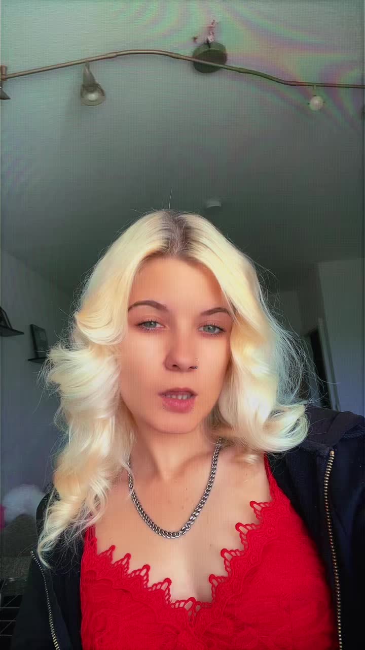 @Celine_cz