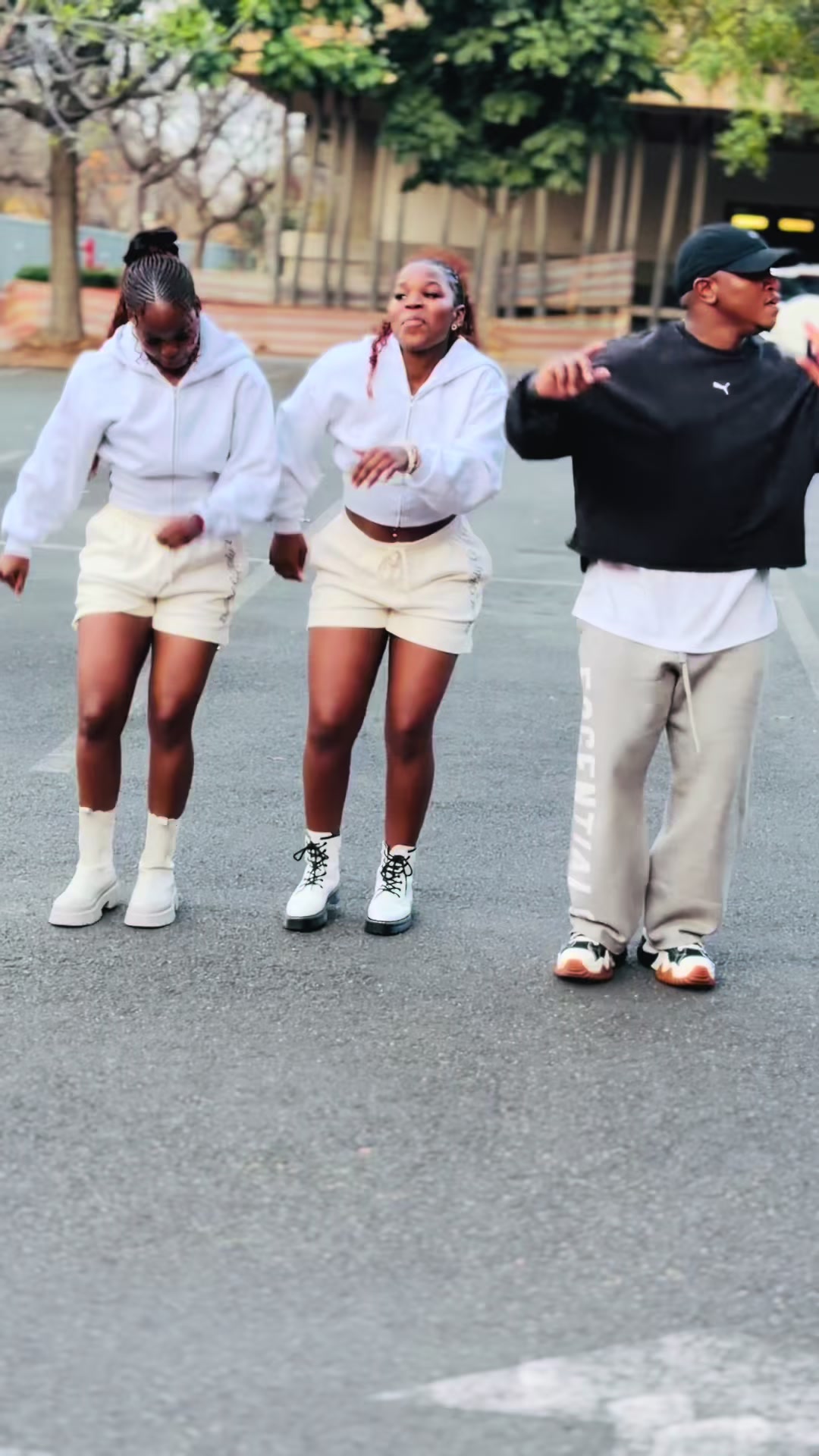 @Mzukulu kaBaqazile