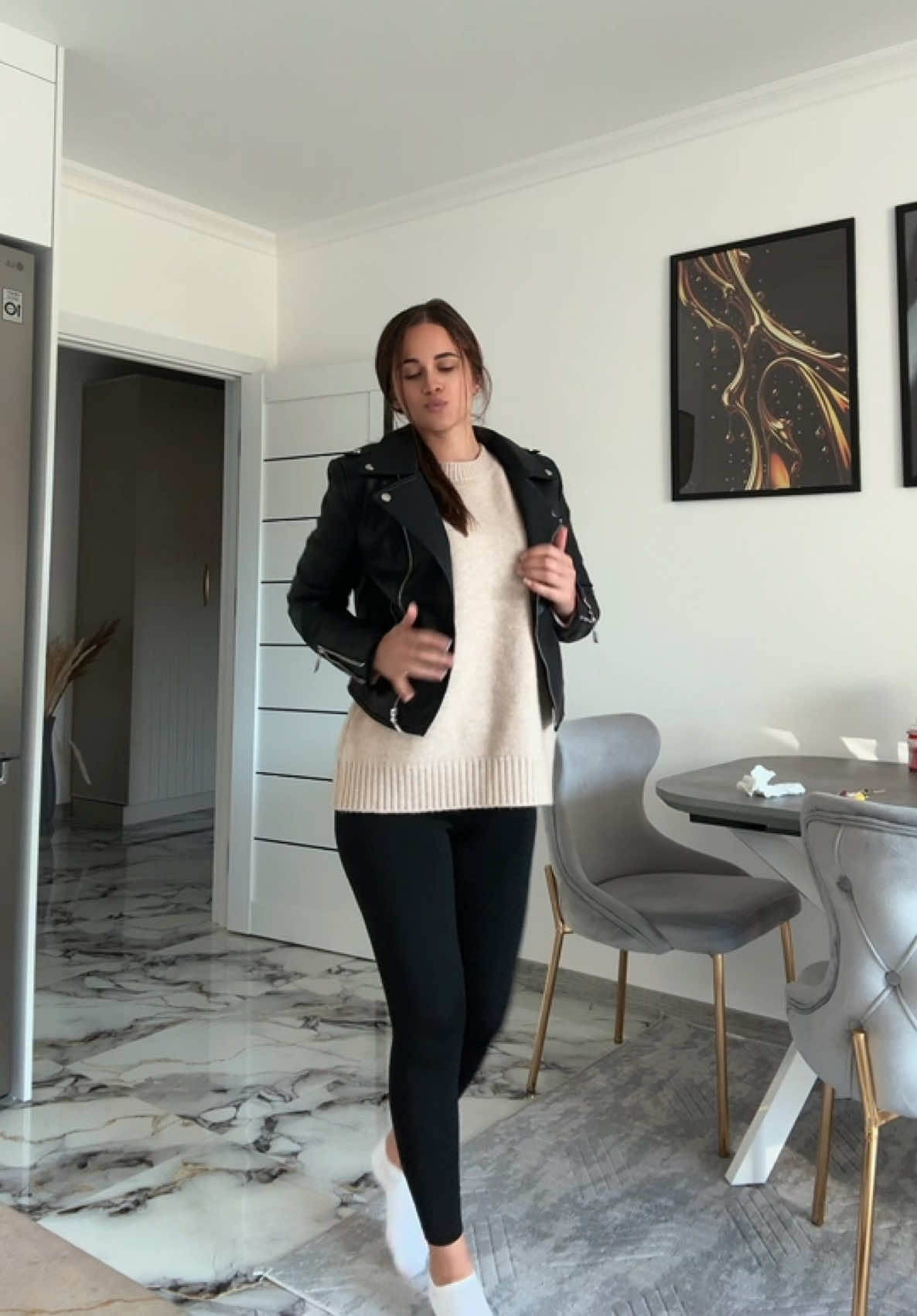 @Ella