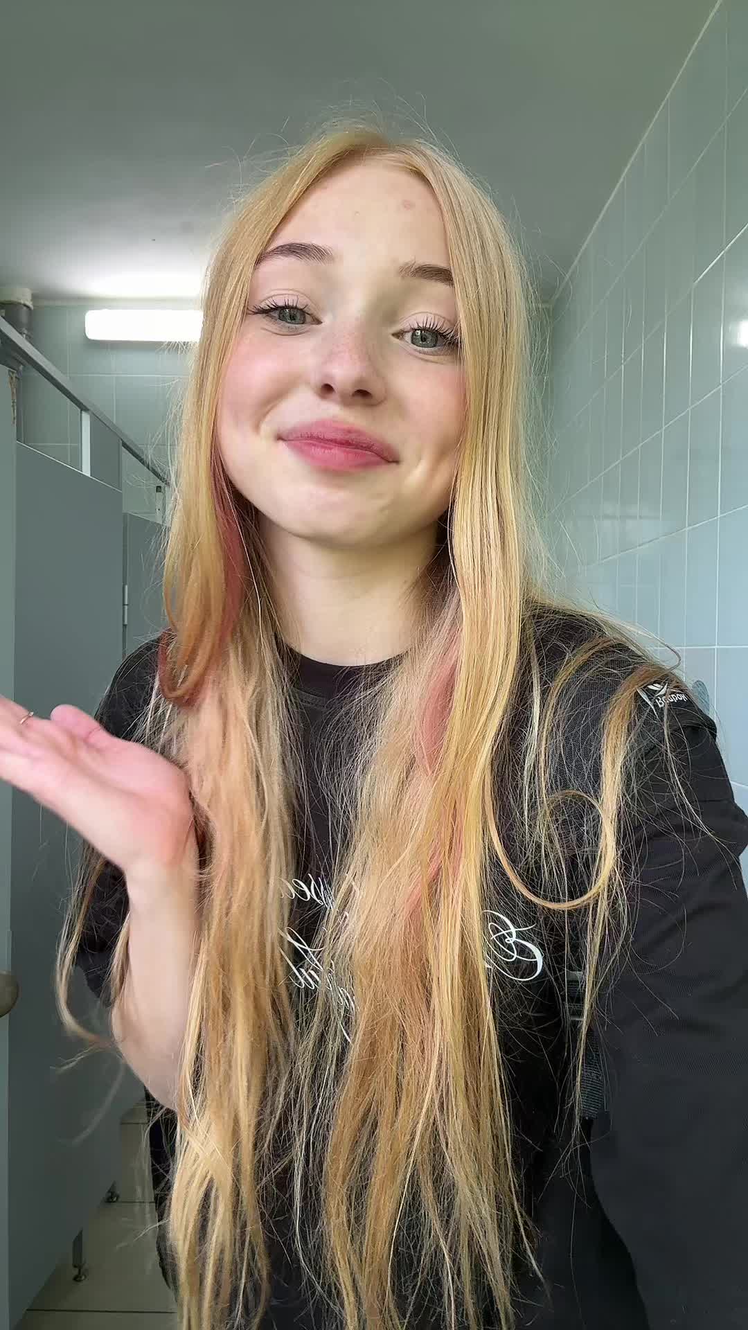@викусик🌷