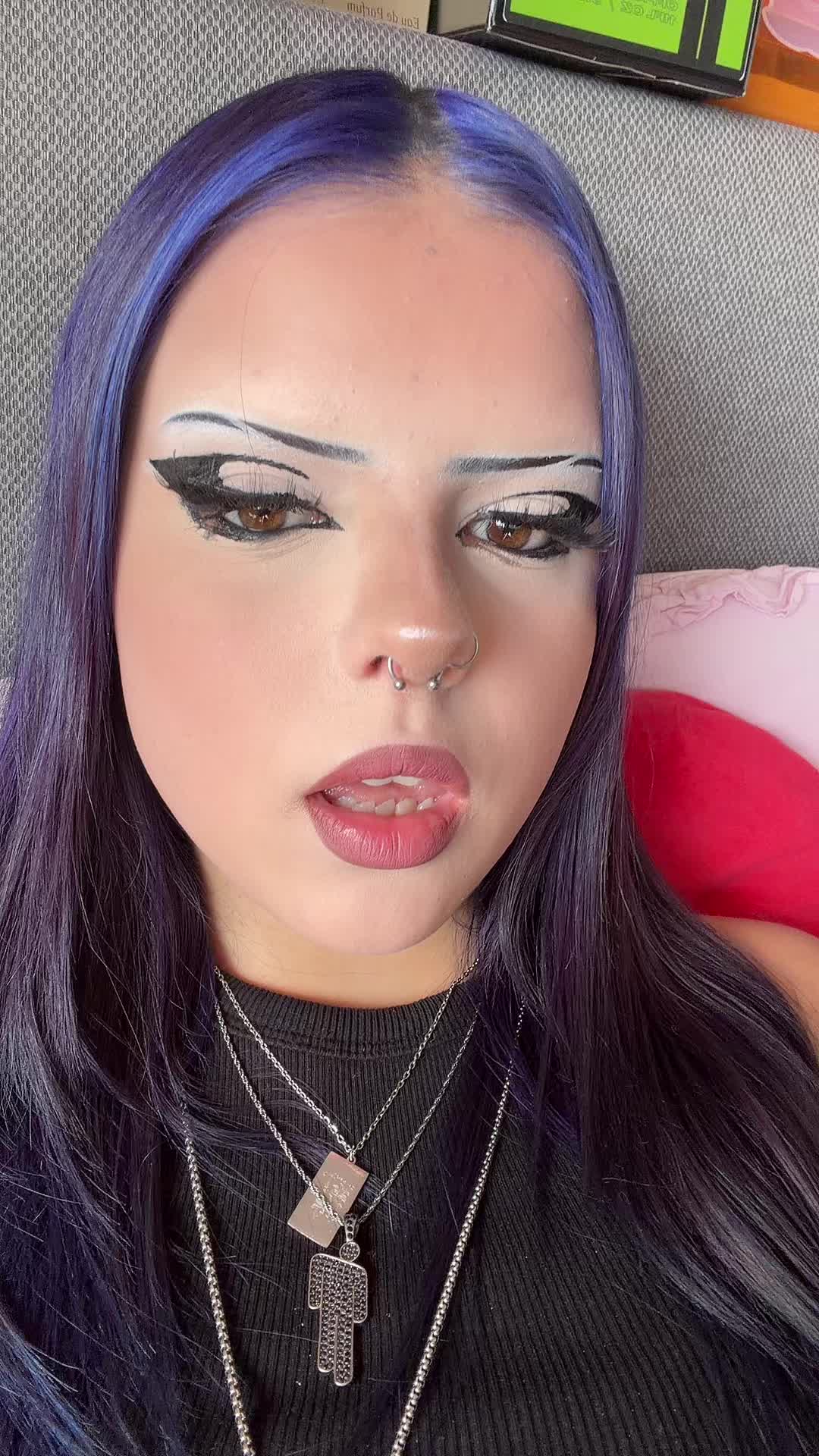 @⚢