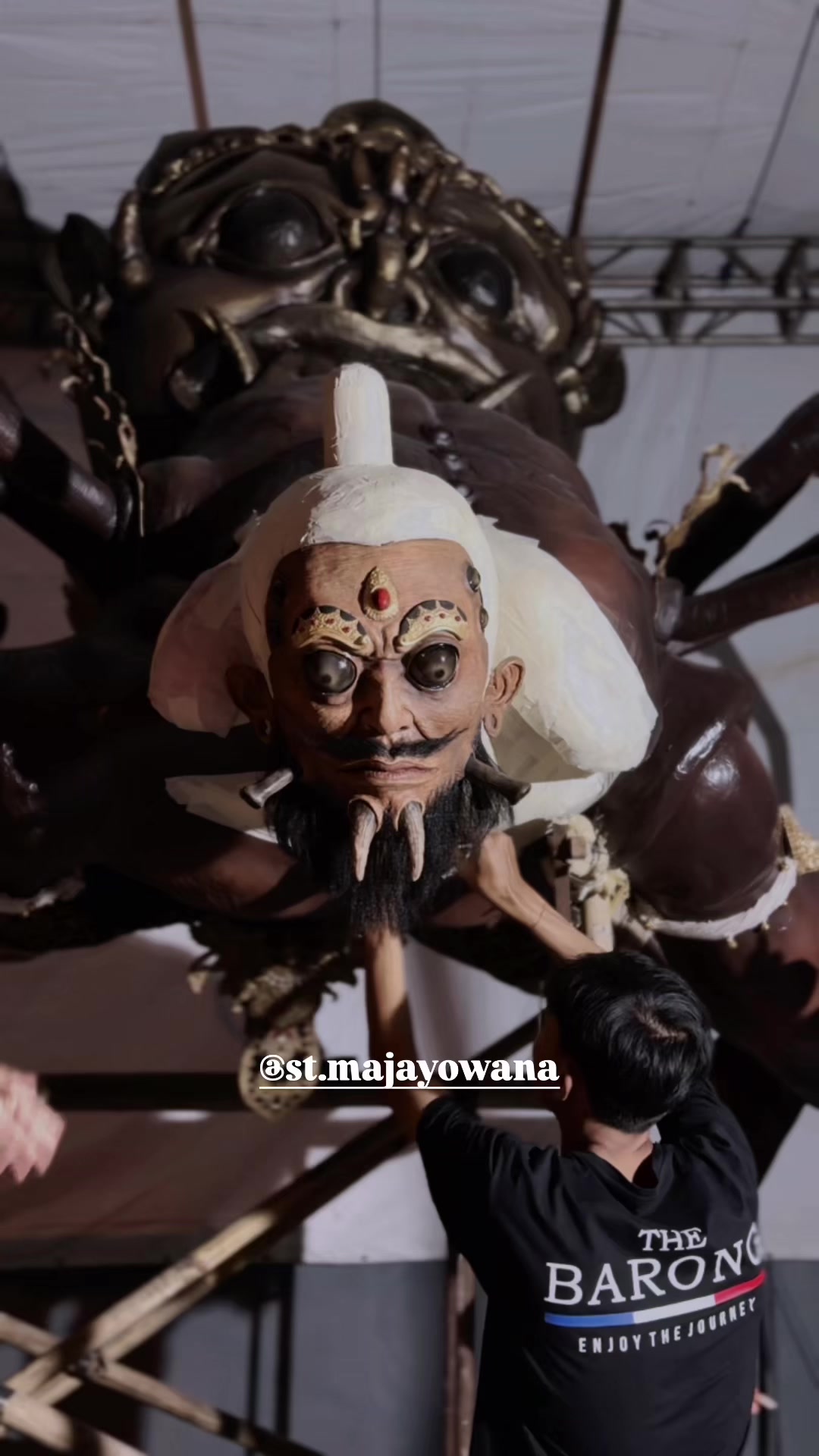 @Dari Kontak Anda